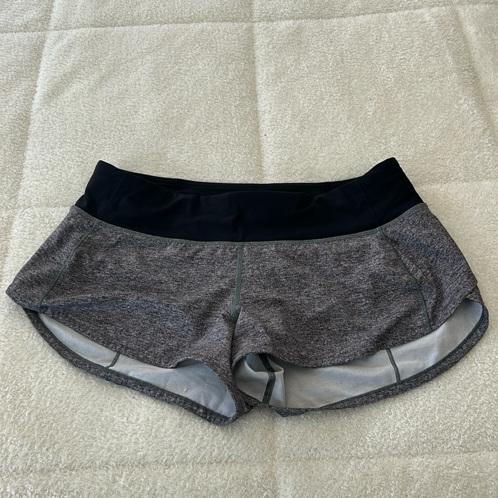 Lululemon Grey Speed up low rise Lined Shorts 2.5” size 6 regular.